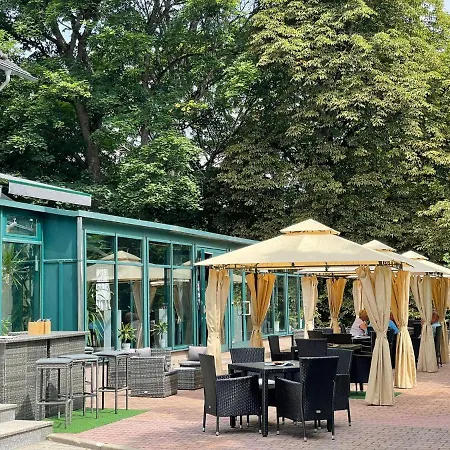 Parkhotel Waldschloesschen 3*