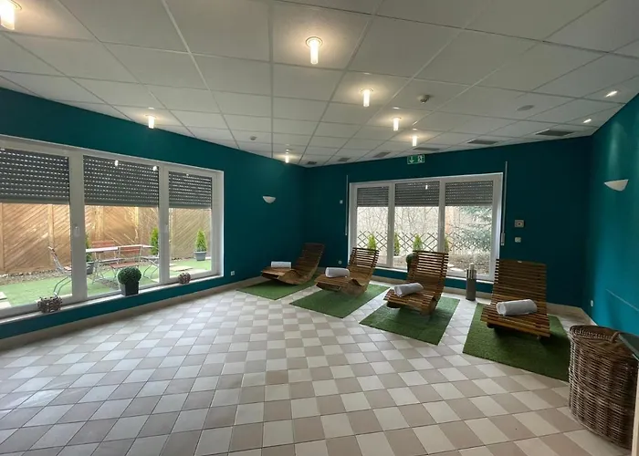 فندق Parkhotel Waldschloesschen 3*