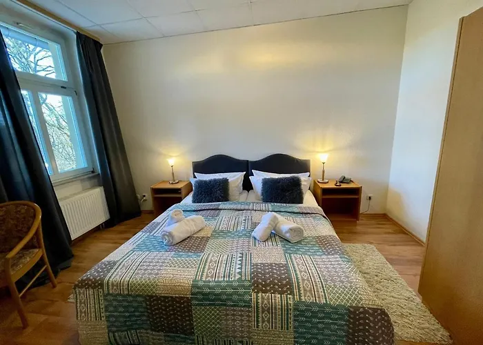 فندق Parkhotel Waldschloesschen 3*