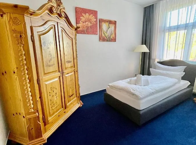 فندق Parkhotel Waldschloesschen 3*